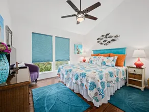 Beautiful Bay View Condo - Image 3