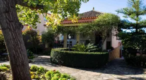 FLORIT FLATS - The Orange Lemon Tree House - Image 5