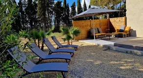Domaine de Mérins, 10 couchages avec piscine, face à la rivière, à 4km de la plage - Image 3