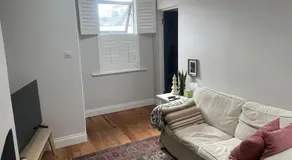 Central Dublin 2-Bed House Sleeps 4 WiFi - Image 2