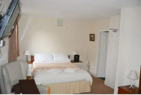 Queens hotel - Image 4