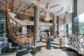 The Grand Riverside Hotel - Image 2