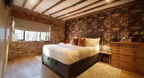 The George & Dragon - Image 2