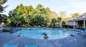 Lux 2BD 2BA minutes from the water - Image 4