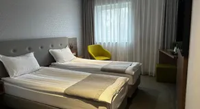Abton Hotel - Image 2