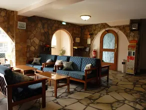 Le Village Hotel - Image 3