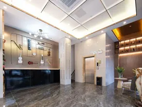 Fashion Hotel - Image 2
