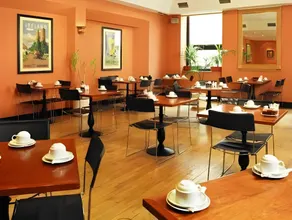 Blooms Hotel - Image 4