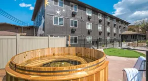 The Outrider Hotel - Image 2
