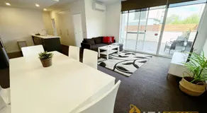 Wonder in Woden - 2 bd 2bth Apt - Image 2