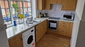 Millmead Apartment in central Guildford with parking - Image 4