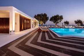Kamari Plus Hotel - Image 3