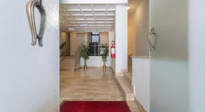 Yes House - Image 5