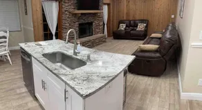 Lake Valrico's Camelot Court with HEATED POOL & access to private lake - Image 2