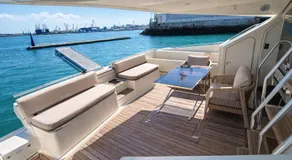Captain Cangrejo Yacht - Image 2
