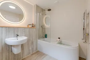 Silver Stag Properties, Luxurious 3 BR Bungalow - Image 4