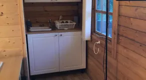 Cabin on the lake - Image 4