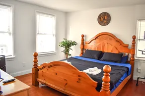Spacious Cozy Retreat, Sleeps 10, Near NYC & EWR - Image 2