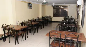 Safari Inn - Image 5