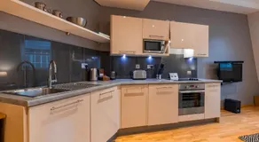 Cannon Street Serviced Apartments by LovelyStay - Image 5