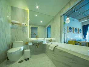 River Art Hotel - Image 3