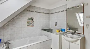 Charmante Maison en Campagne près de Nevez avec Jardin Clôturé - Image 3