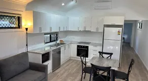 Kenilworth Country Cabins - Image 4