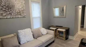 Retreat Suite 4 - Downtown Getaway - Image 2
