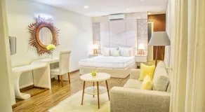 Opulent River Face Hotel - Image 2