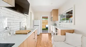 Romanic Garden View Apartment with ocean views at Stanwell Tops - Image 2