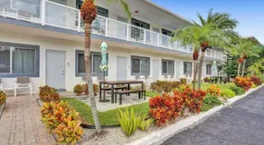 Sunny Two Bed Studio Prime Close Beach Location Apt20 - Image 5