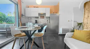 Fabron studio et Résidence de Luxe avec Piscine - Image 4