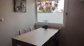 Central apartment with 2 bedrooms and free parking - Image 5