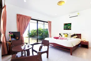 Gorgeous beachfront studio - Image 4