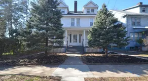 Cozy Beds with Parking, Laundry - Near RU, RWJ, NJ Transit - Image 4