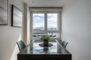 Elegante y amplio apartamento con vistas espectaculares - Image 5