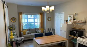 Adorable Apt with Access to Pool and Tennis Courts - Image 4