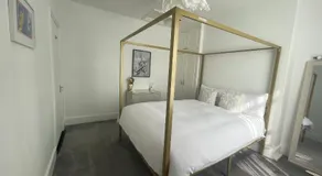 Queen bedroom in Maida Vale - Image 2