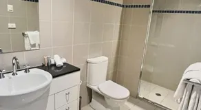 Peaceful 1 Bedroom City - Image 1