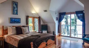 Lost Whale Inn - Image 2