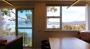 Ocean View Holiday Home - Easy Access to Hobart - Image 4