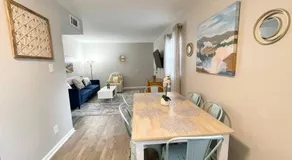 * Durham Diggs * Pet Friendly * King Bed * - Image 3