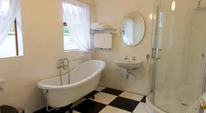 Olive Hill Country Lodge - Image 2