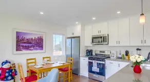 Entire Private House with Balcony Views, 10-mins to San Diego Gaslamp, Downtown, 3 Bedrooms 3 Bathrooms, Available Now - Image 5