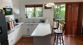 Charming Townhouse Kirra Beach - Image 3