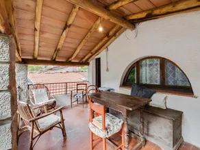 Holiday Home with Garden and shared pool - Image 5