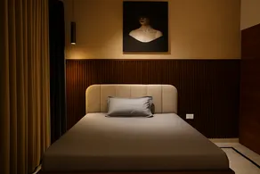 Regal Retreat - Image 3