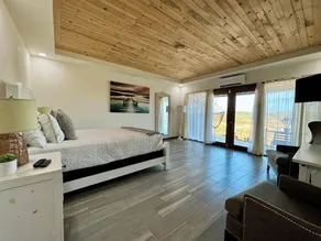 Maple Resort - Image 2