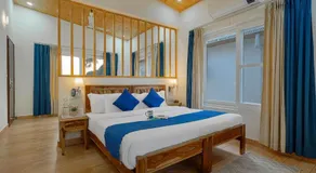 ELIVAAS Signature Stars and Windsongs with Shared Pool, Garden, Game Zone, Restaurant, & Hill Views Pet-friendly - Image 2