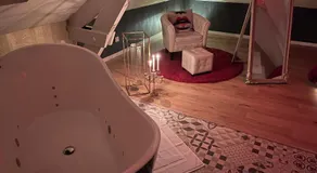 Redroom Loveroom Chambre Spa privative Insolite Thème 50 nuances de grey - Image 5